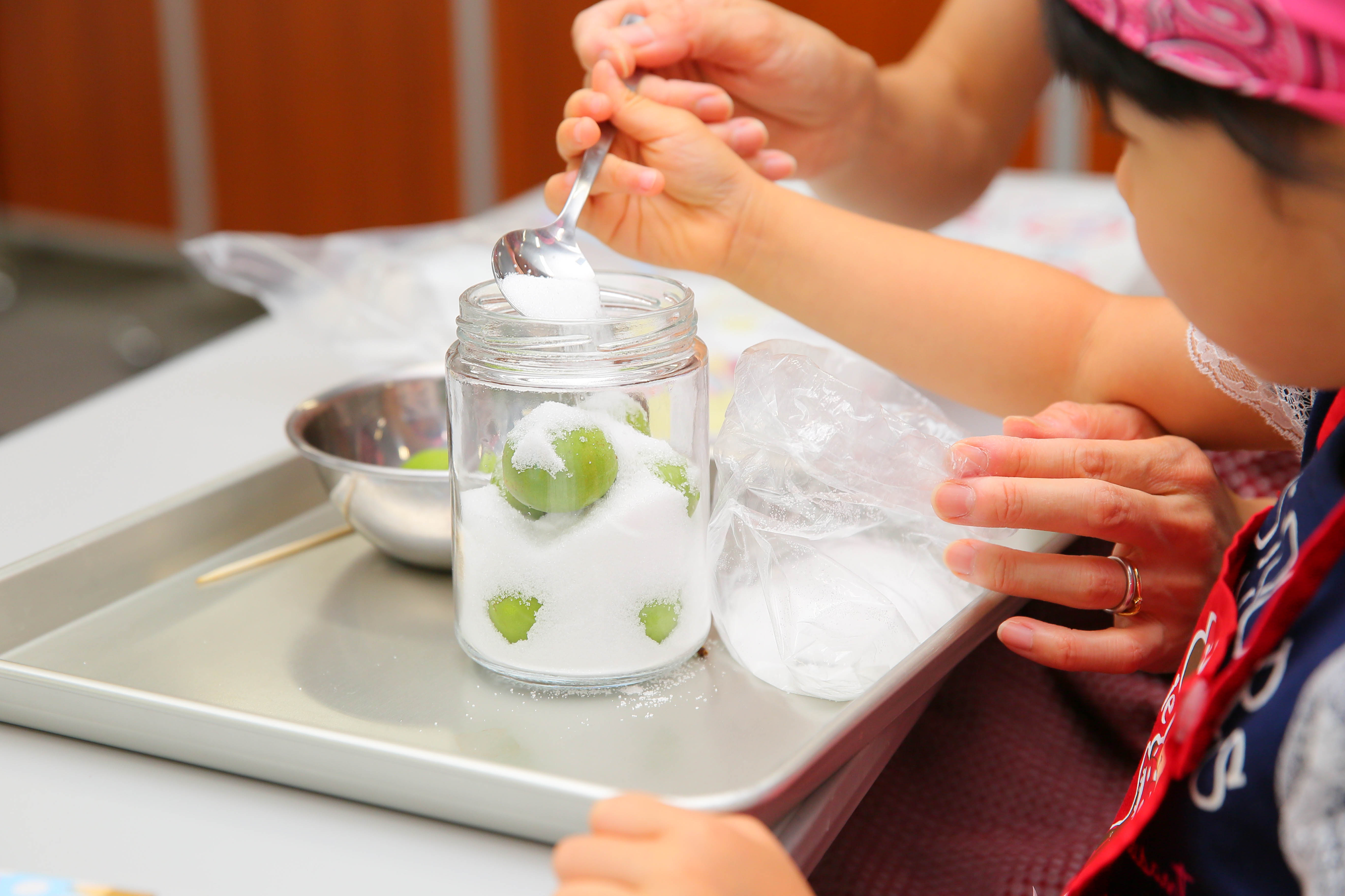 梅シロップを作ったよ！「季節の食材で加工品を作ろう！」｜シダックス